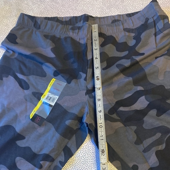 No Boundaries Gray Camouflage Ankle Leggings Women's Size L - Picture 10 of 11